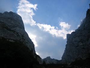 Mala Kalška gora je levo od Kokrskega sedla