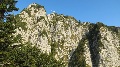 Sedim in razmišljam na toplem soncu, vesel sem, da mi je gora dovolila pristop in razgledovanje po verjetno najbolj nedotaknjeni naravi v Julijskih Alpah ...