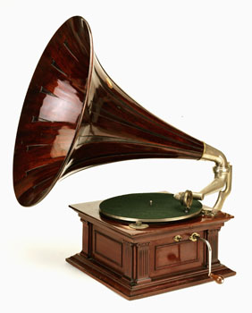 Stari gramofon spet igra ...